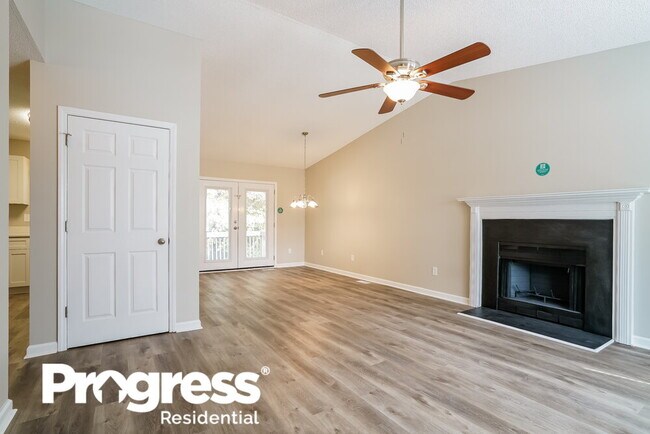 Building Photo - 1109 Ujamaa Dr