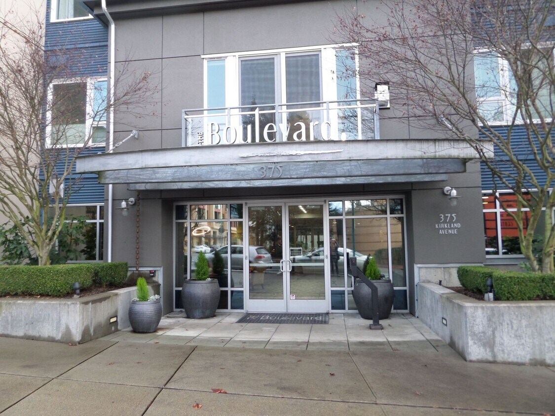 Primary Photo - Immaculate & Roomy 2-Bedroom Condo in Grea...