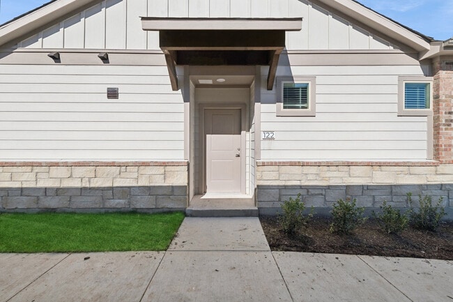 Cottages at Lindsey Place apartments — community photo - Cottages at Lindsey Place