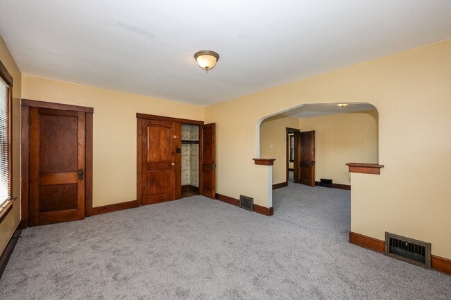 Building Photo - 514 Greenlawn Ave