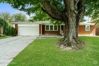 Building Photo - 9909 Lakewood Dr