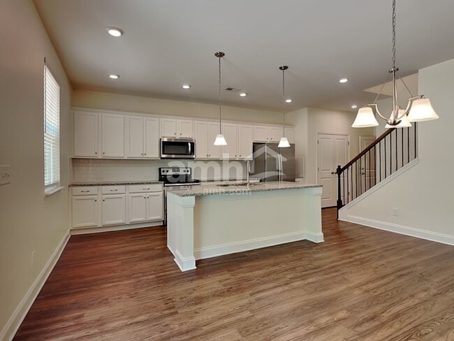 Building Photo - 205 Lindridge Dr