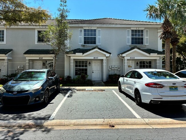 Building Photo - 8050 Pacific Beach Dr