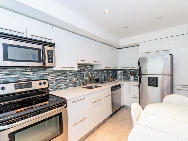 Foto del edificio - 1 br, 1 bath Condo - 3901 S Ocean Dr Apt 12Z