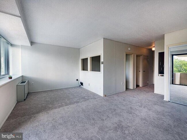 Building Photo - 4141 N Henderson Rd