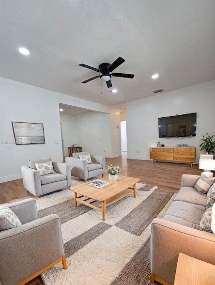 Foto principal - 3417 SW 25th Ter