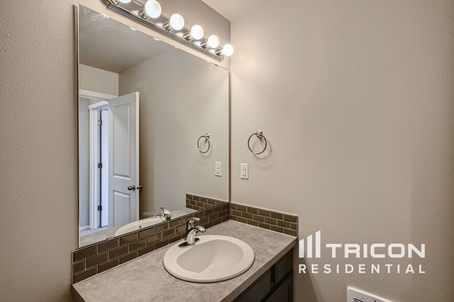 Foto del edificio - 8816 56th Pl NE