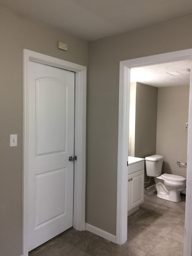 212 A - 212 Lindell Dr