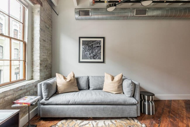 Foto del edificio - 315 Girod St