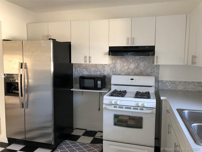 Building Photo - 15913 Fairway Heights Blvd
