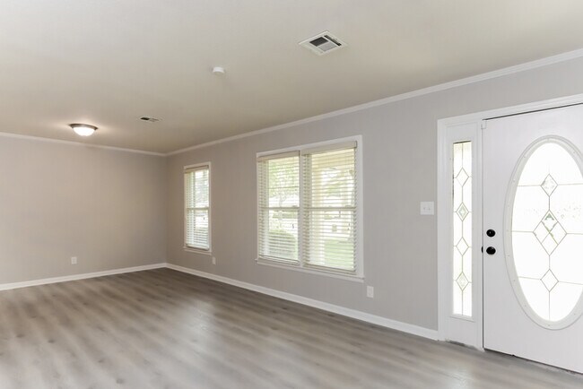 Building Photo - 1291 Huie St