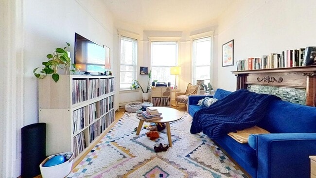 Lakeview Two Bedroom Includes Heat - Lakeview Two Bedroom Includes Heat Apartment