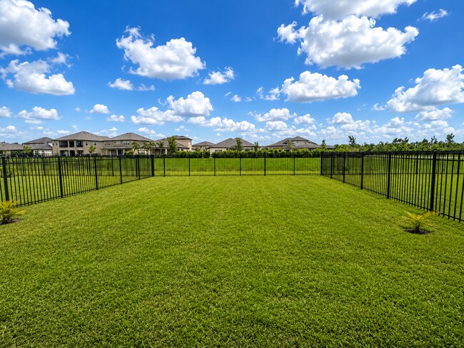 Foto del edificio - Gorgeous 4 bed 2.5 bath two story home with a fenced yard.