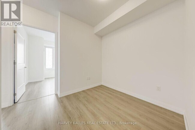 Building Photo - 50-2750 Dunfield Ave