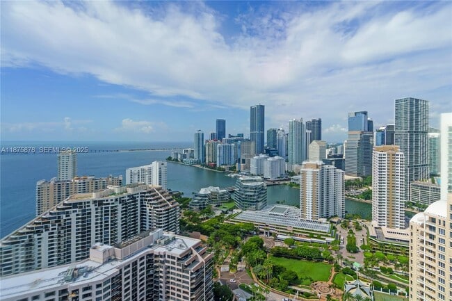 Building Photo - 848 Brickell Key Dr