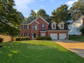 Building Photo - 6 Twickenham Dr