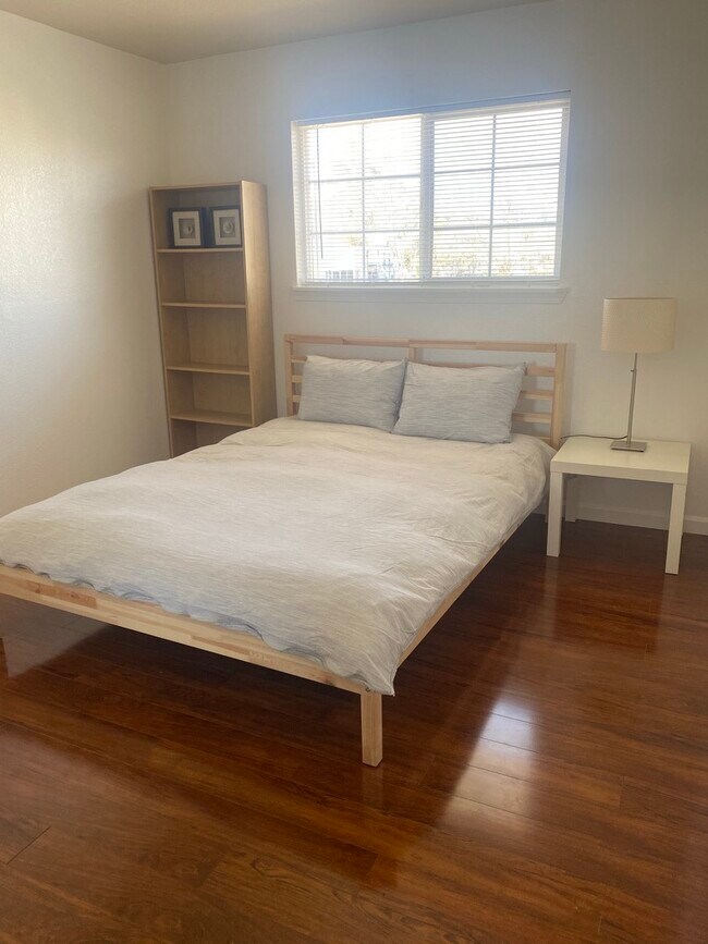 Bright bedroom 1 (furnishings not included) - 191 Showers Dr