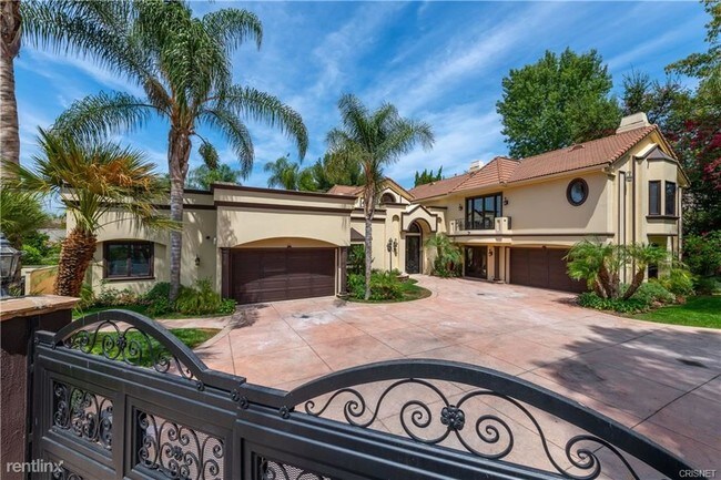 Foto del edificio - 6 br, 8 bath House - 4762 White Oak Ave