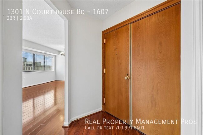 Photo - 1301 N Courthouse Rd