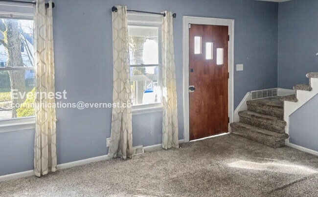 Building Photo - 2 Bed/1 Bath Home with Off-Street Parking / Pet-Friendly / Vouchers Accepted / Available Now!