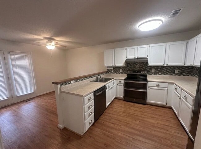 Photo - 2 Bedroom, 1.5 Bathroom Townhome in Durham