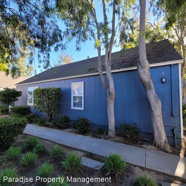 Building Photo - 2 br, 1 bath House - 421 Corvette St.