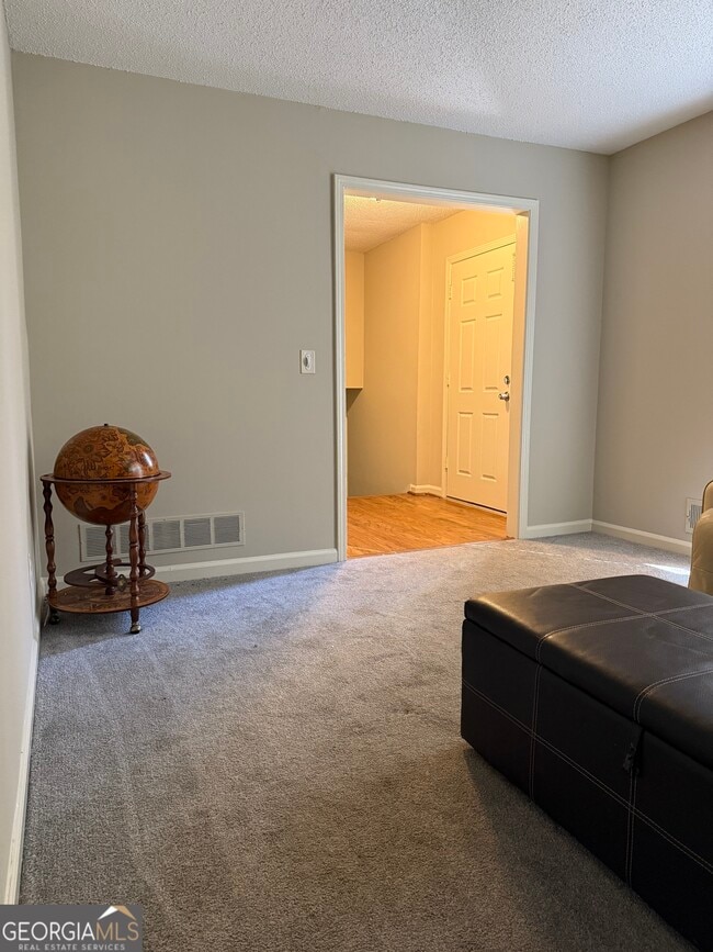 Building Photo - 4678 N Springs Ln