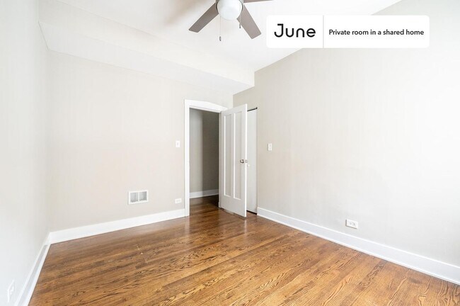 Foto del edificio - Private bedroom in 3 bed/1 bath Home