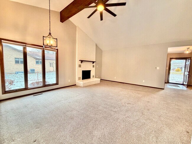 Building Photo - 117 Juniper Dr