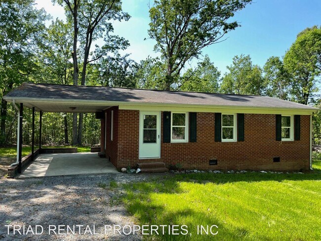 Foto del edificio - 3 br, 1 bath House - 319 ROSEMONT ROAD