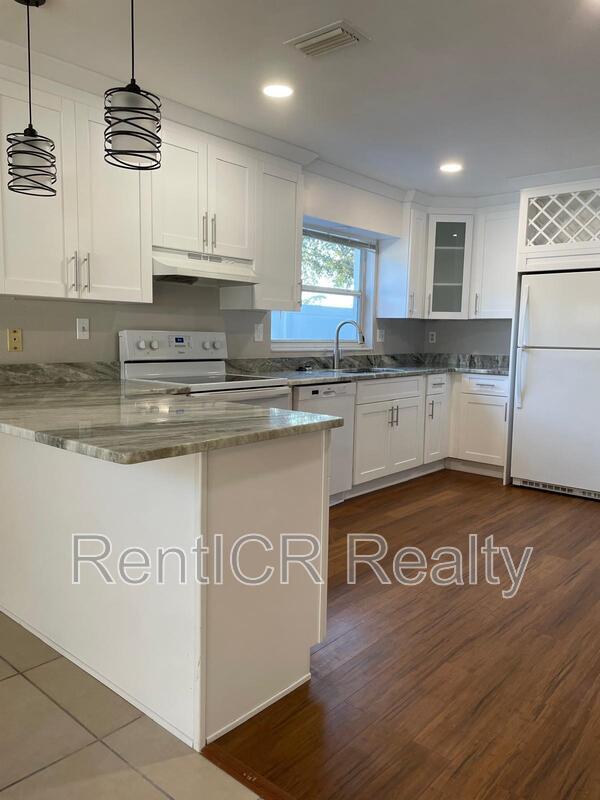 Foto del edificio - 810 Maple Ridge Rd