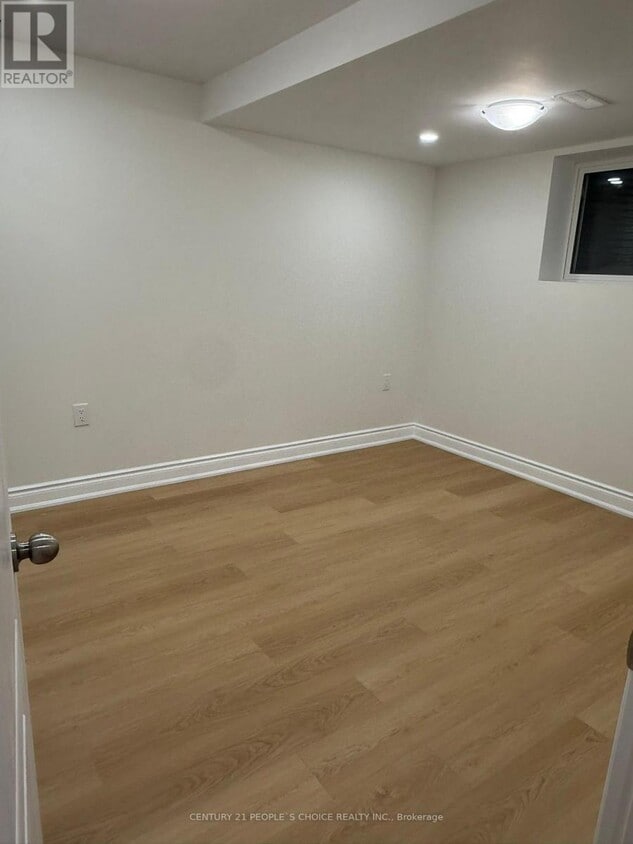 Photo du bâtiment - 4 Meek Ave