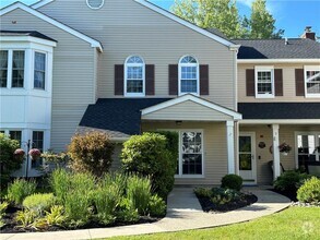 Building Photo - 7 Candlestick Ct
