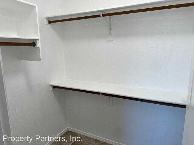 Building Photo - 4 br, 2 bath House - 2710 Camacho Rd. SE
