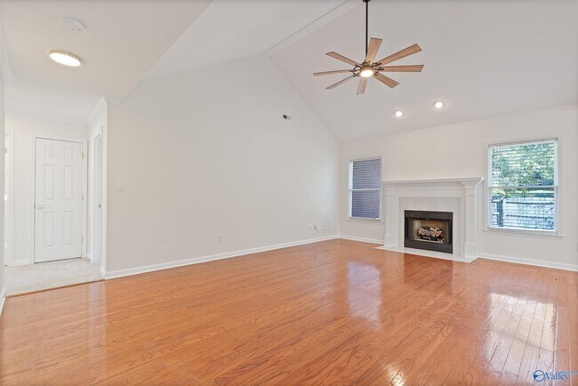 Foto del edificio - 231 Jarrett Ln