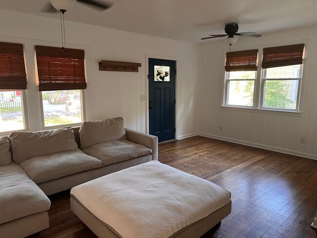 Foto del edificio - 2253 E Home Park Cir