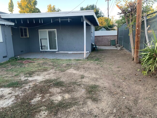 Building Photo - 2942 Vamana St