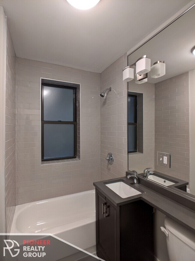 Foto del edificio - 423 W Belden Ave