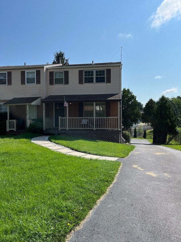 Front of the house - 577 Pine Line Dr