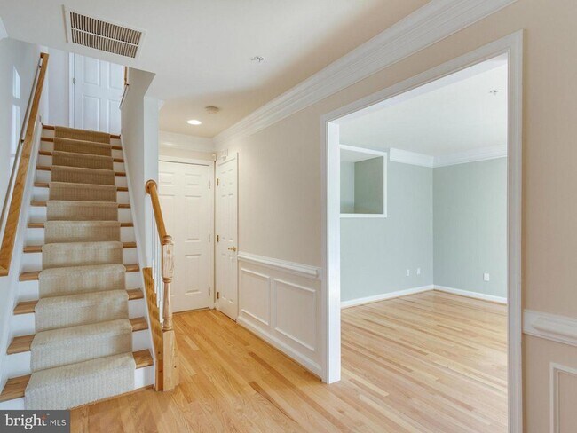 Building Photo - 8870 Ashgrove House Ln