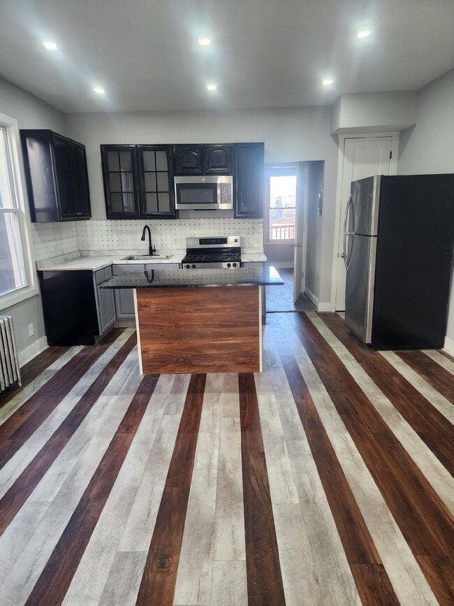 Living room /open concept - 30 Schuyler Ter