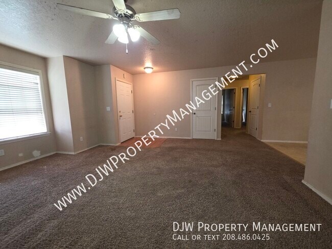 Foto del edificio - 1091N. Nichole Ave-