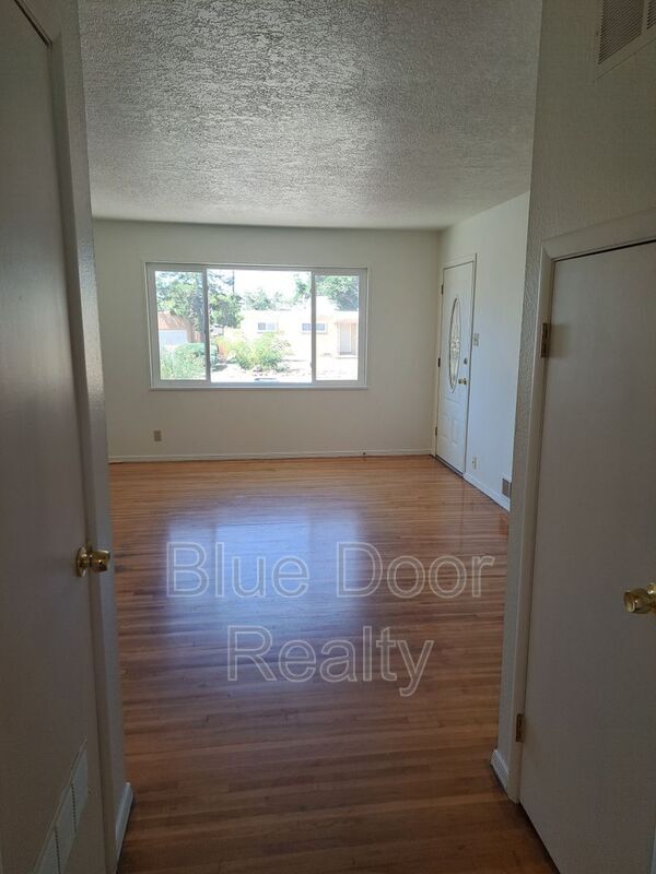 Foto del edificio - 3416 Parsifal St NE