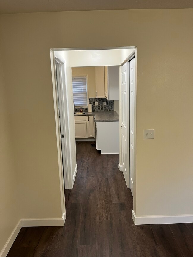 Building Photo - 7673 Brams Hill Dr