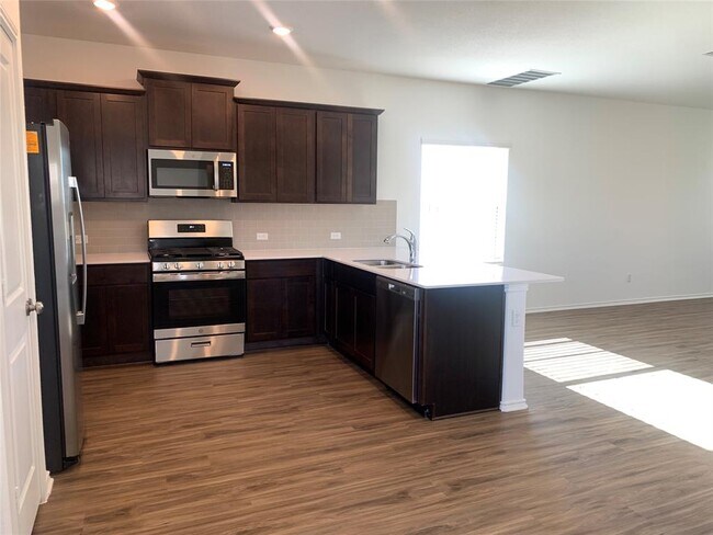 Foto del edificio - 3301 Dusted Daisy St