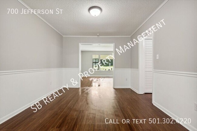 Foto del edificio - 700 Jefferson Dr