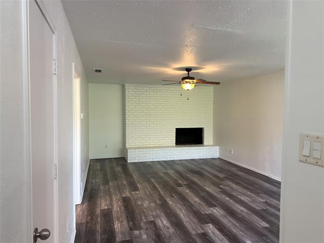Building Photo - 2818 Golfing Green Dr