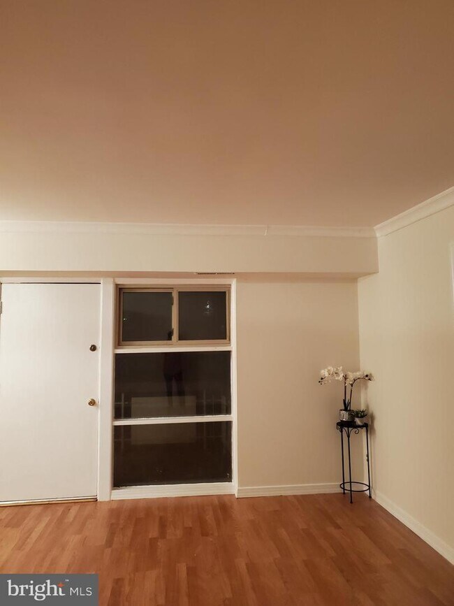 4343 Americana Dr Unit 102, Annandale, VA 22003 Condo for Rent in