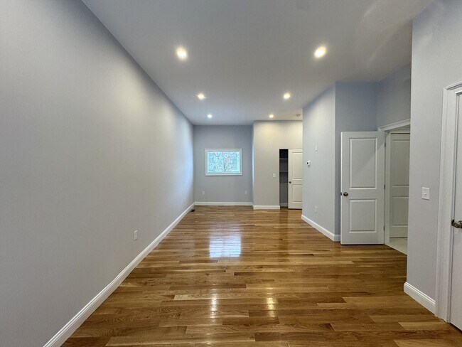 Foto del edificio - 50 Dudley St