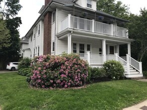 Building Photo - 311 Waverley Ave